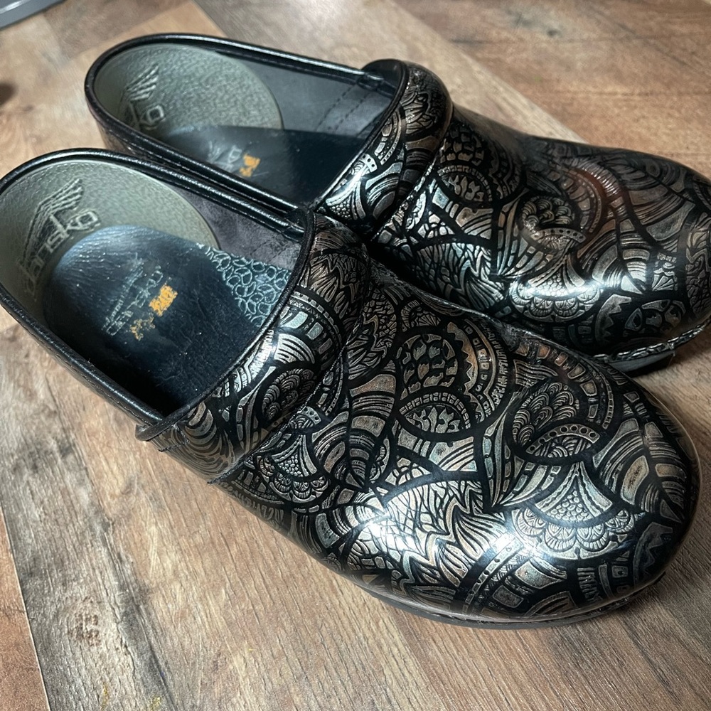 Dansko 2.0 clogs
